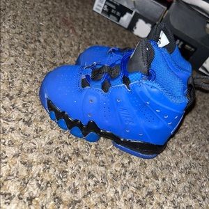 Infant Nike air max barkley size 5